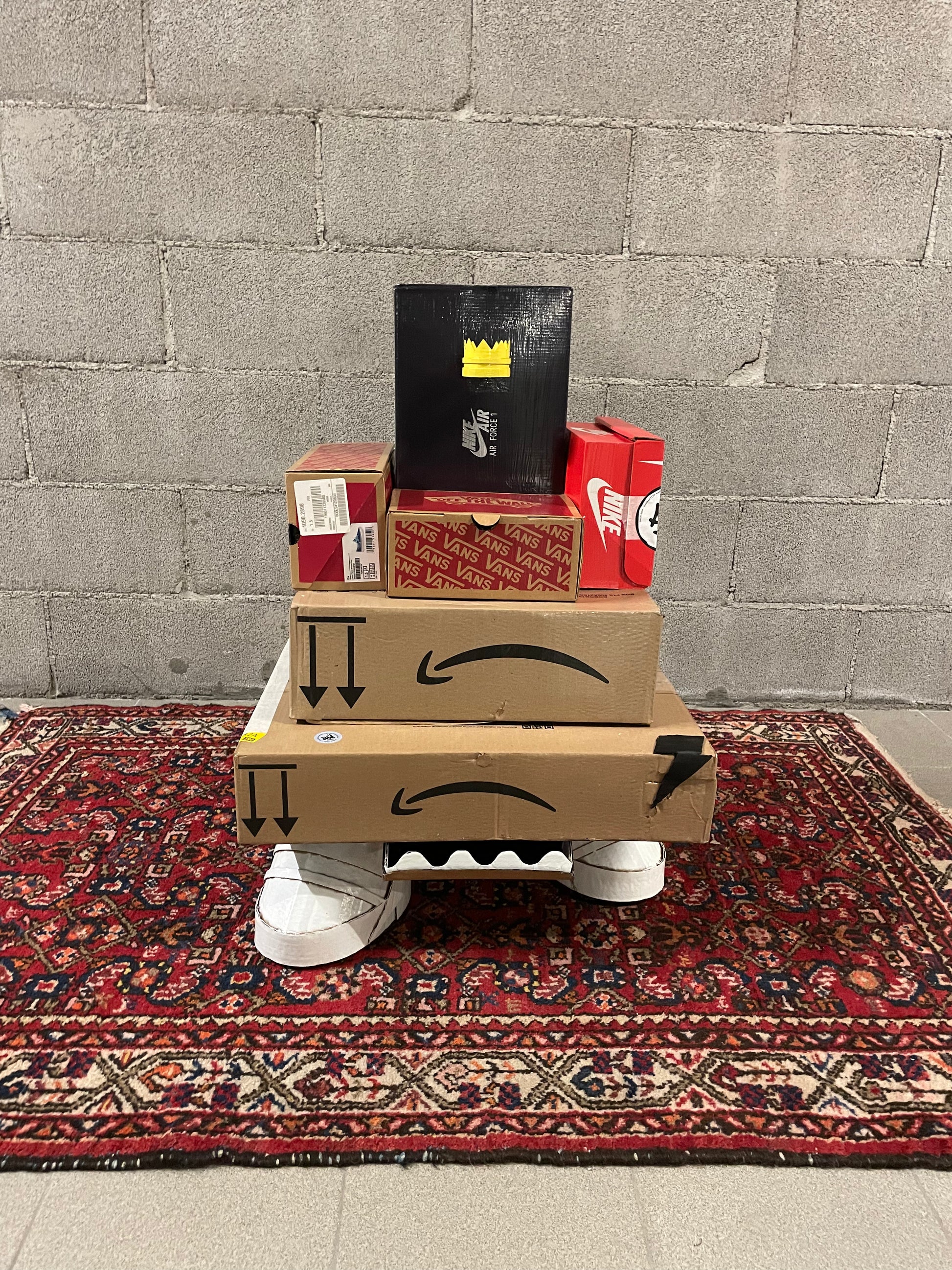 FALSE FRIEND - Medium Size